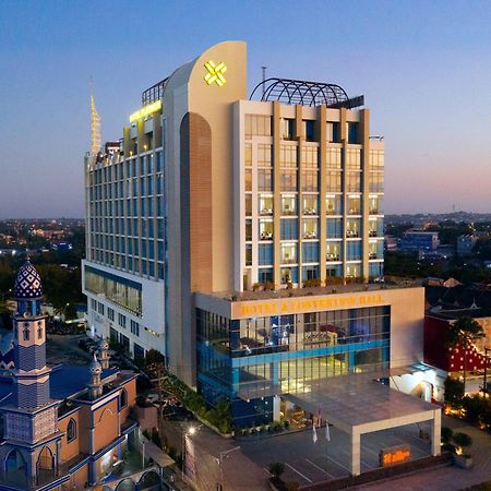 Platinum Hotel & Convention Hall Balikpapan Exterior foto