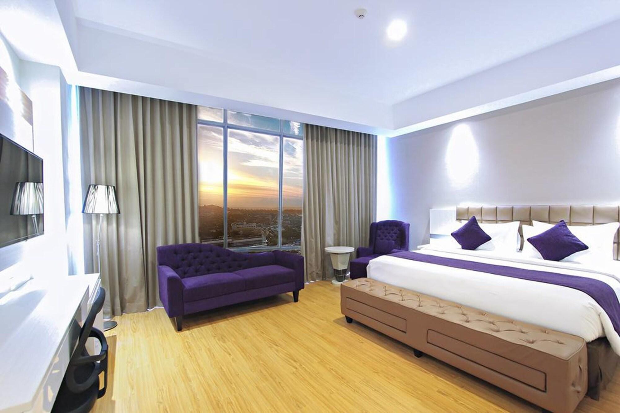 Platinum Hotel & Convention Hall Balikpapan Exterior foto