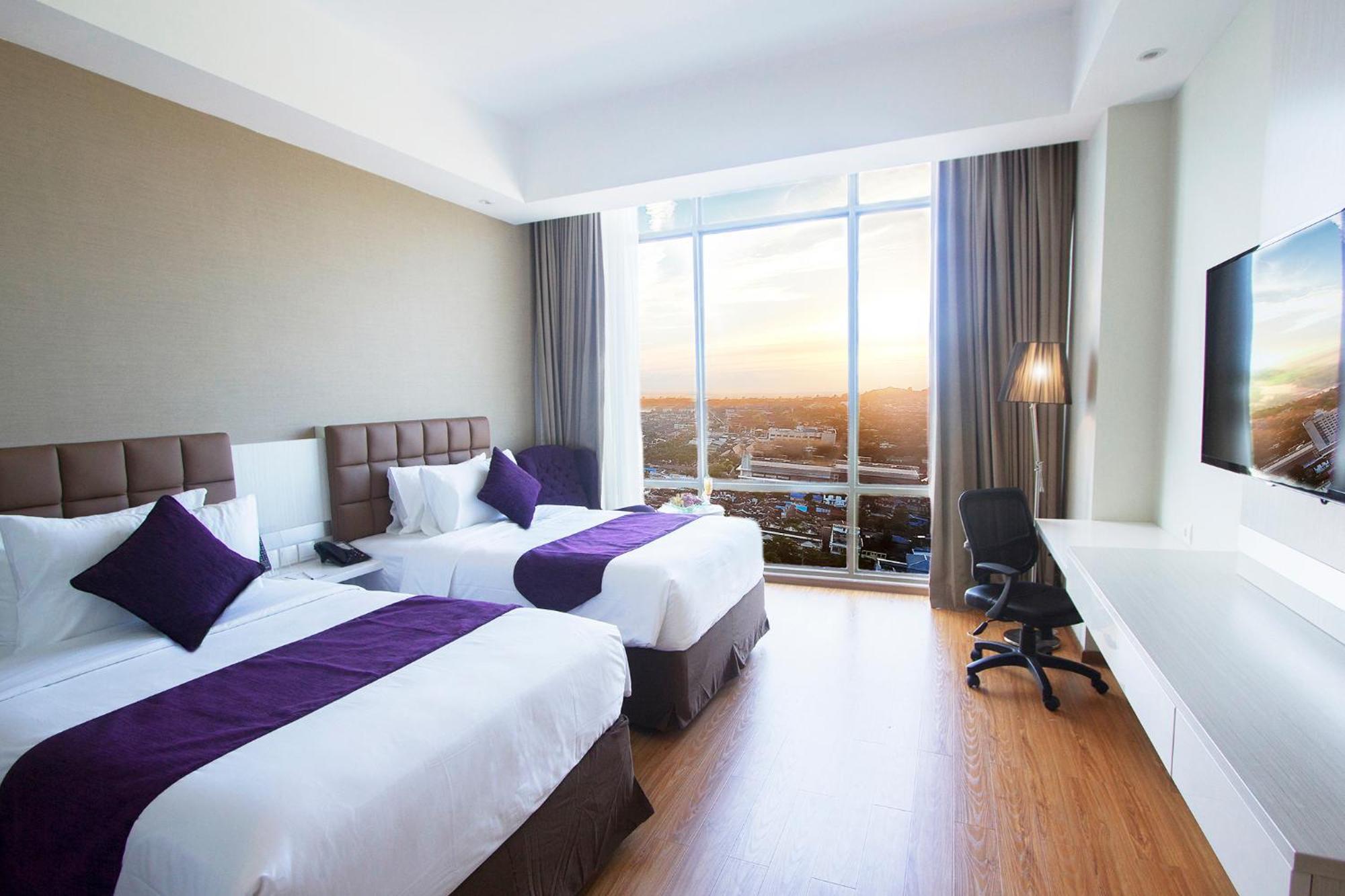 Platinum Hotel & Convention Hall Balikpapan Exterior foto