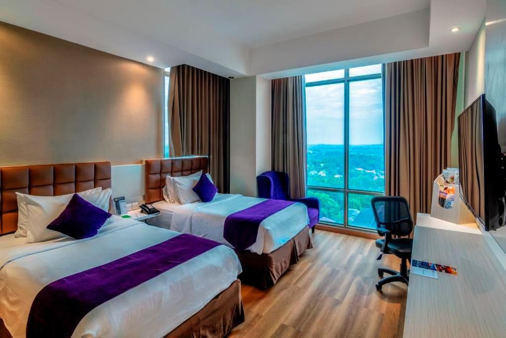 Platinum Hotel & Convention Hall Balikpapan Exterior foto