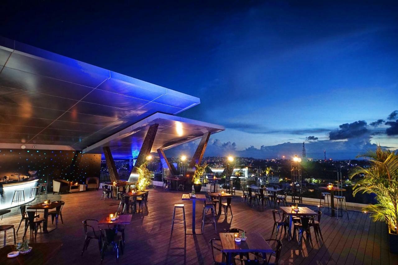 Platinum Hotel & Convention Hall Balikpapan Exterior foto